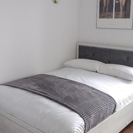 Premium Class Apartment, Free Parking, Maximum 5 Guests, 2 Bedrooms, 3 Beds Rīga Exterior foto